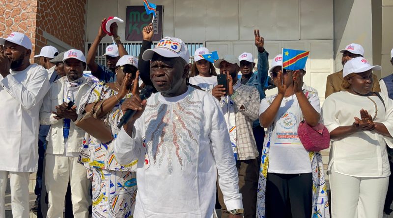 RDC : première démonstration populaire au Lualaba en faveur du changement de la Constitution, Clément Mufundji mobilise les militants de l’UDPS à Kolwezi RDC : première démonstration populaire au Lualaba en faveur du changement de la Constitution, Clément Mufundji mobilise les militants de l’UDPS à Kolwezi