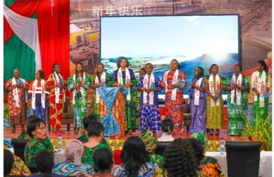 Les femmes de TFM clôturent leur mois en compagnie de leurs consœurs de la division des mines du Lualaba Les femmes de TFM clôturent leur mois en compagnie de leurs consœurs de la division des mines du Lualaba