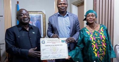 Lualaba : le CTI de Kolwezi 1, Matthieu Mayani Mwamba, honoré par les artistes pour son soutien au secteur culturel Lualaba : le CTI de Kolwezi 1, Matthieu Mayani Mwamba, honoré par les artistes pour son soutien au secteur culturel