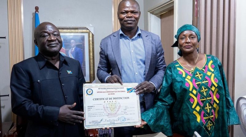 Lualaba : le CTI de Kolwezi 1, Matthieu Mayani Mwamba, honoré par les artistes pour son soutien au secteur culturel Lualaba : le CTI de Kolwezi 1, Matthieu Mayani Mwamba, honoré par les artistes pour son soutien au secteur culturel