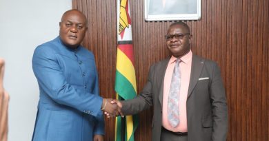 Lualaba : le Ministre Jean-Pierre Kalenga Mupataie de retour du Zimbabwe après une mission stratégique pour le développement agricole Lualaba : le Ministre Jean-Pierre Kalenga Mupataie de retour du Zimbabwe après une mission stratégique pour le développement agricole