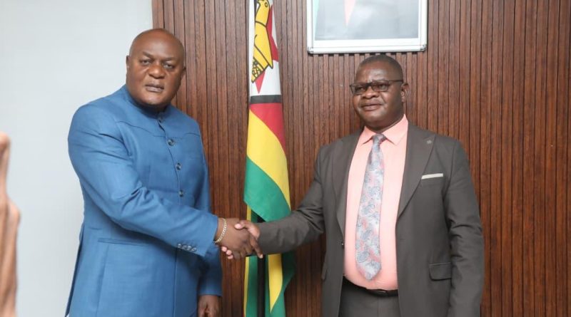 Lualaba : le Ministre Jean-Pierre Kalenga Mupataie de retour du Zimbabwe après une mission stratégique pour le développement agricole Lualaba : le Ministre Jean-Pierre Kalenga Mupataie de retour du Zimbabwe après une mission stratégique pour le développement agricole