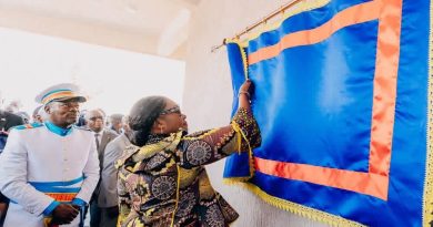 Lualaba : Fifi Masuka inaugure un commissariat moderne de la Police construit par la commune de Manika sous l’impulsion de Thierry Mujinga Sambumba