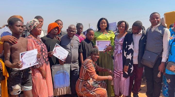 Lualaba : la She Leads Kasongo Ntoya Furaha Pamela clôture une colonie de vacances dédiée à l’épanouissement des enfants au Camp Massard Lualaba : la She Leads Kasongo Ntoya Furaha Pamela clôture une colonie de vacances dédiée à l’épanouissement des enfants au Camp Massard